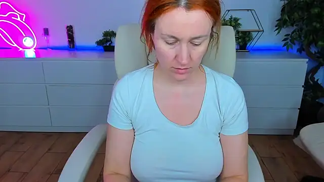 Kamilla Hot online show from November 11, 2025, 6:58 pm