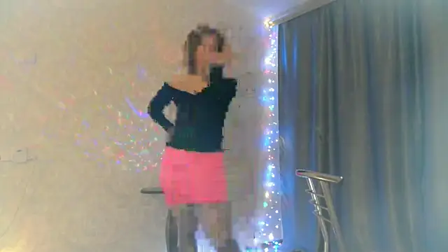 Snapshot of elenaza chatting on September 30, 2025, 7:53 pm elenaza online show from September 30, 2025, 7:53 pm