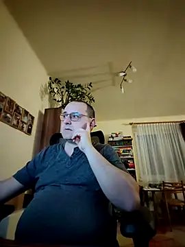 Stevie Little online show from February 9, 2025, 4:29 pm