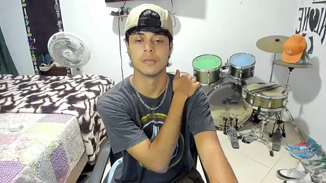 Zack falcon online show from November 11, 2025, 4:40 am