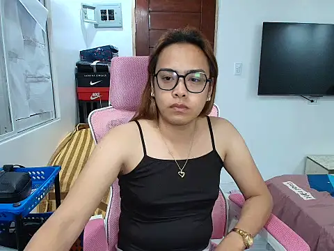 Snapshot of Your_PrettyGirlxxx chatting on February 16, 2026, 1:32 pm Your PrettyGirlxxx online show from February 16, 2026, 1:32 pm