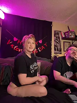 Mallorykoxx69 online show from February 13, 2025, 5:01 pm