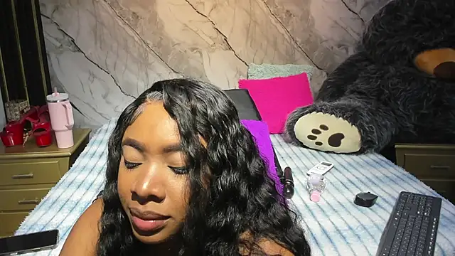 Snapshot of Niyirey1 chatting on February 27, 2026, 12:49 pm Niyirey1 online show from February 27, 2026, 12:49 pm