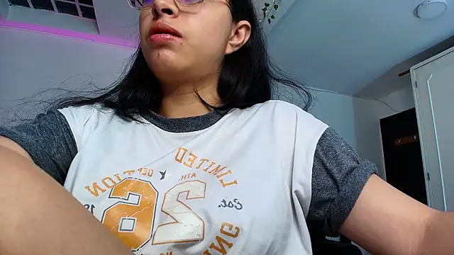 yesie hot online show from March 14, 2026, 1:22 am