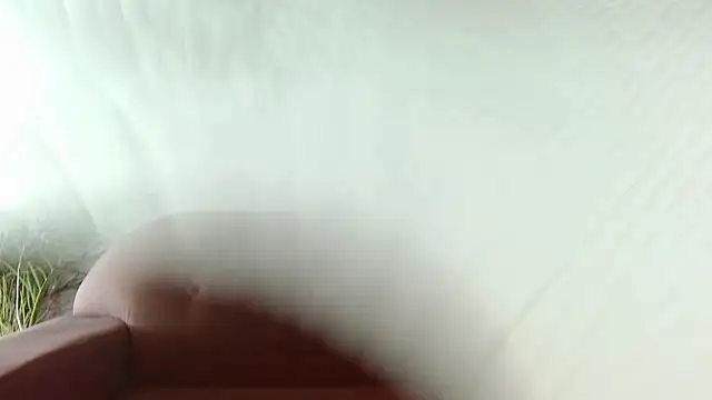 Snapshot of Robyn_Miller chatting on October 7, 2025, 2:29 pm Robyn Miller online show from October 7, 2025, 2:29 pm