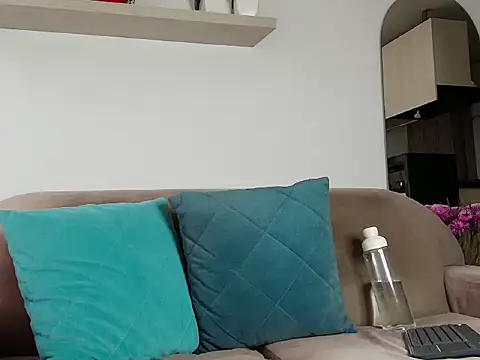 Snapshot of Robyn_Miller chatting on November 21, 2025, 7:46 pm Robyn Miller online show from November 21, 2025, 7:46 pm