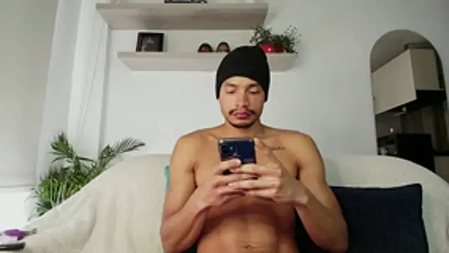 Snapshot of Robyn_Miller chatting on October 28, 2025, 3:11 pm Robyn Miller online show from October 28, 2025, 3:11 pm