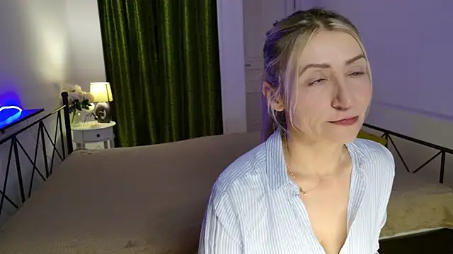 ZoeGrant online show from January 15, 2026, 8:56 pm