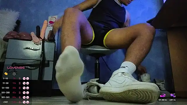 TomLover 12 online show from April 14, 2026, 1:38 pm