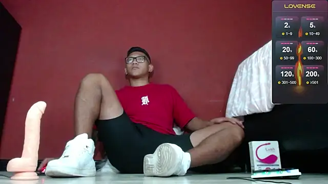 TomLover 12 online show from February 6, 2025, 11:37 pm