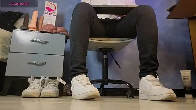 TomLover 12 online show from March 4, 2026, 1:02 am