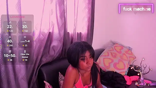 CuteEbony1 online show from October 3, 2025, 5:03 pm