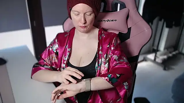 Exotic-Desire online show from April 14, 2026, 7:13 am