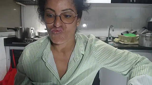 kateleyagrey online show from October 8, 2025, 11:56 am