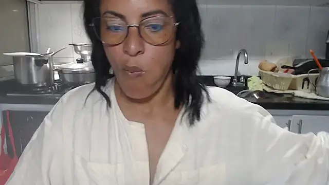 kateleyagrey online show from November 20, 2025, 8:42 pm