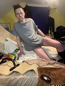 Snapshot of londonfuckwhore1 chatting on April 9, 2026, 11:33 pm londonfuckwhore1 online show from April 9, 2026, 11:33 pm