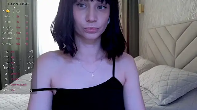 Snapshot of Alice_Wonders chatting on February 4, 2026, 9:37 am Alice Wonders online show from February 4, 2026, 9:37 am