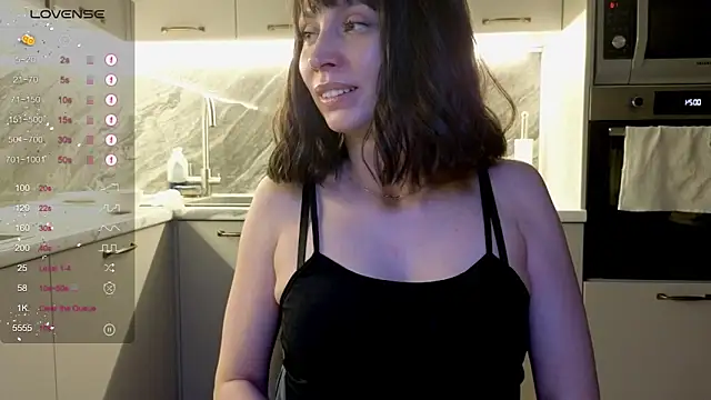 Snapshot of Alice_Wonders chatting on February 26, 2026, 7:25 pm Alice Wonders online show from February 26, 2026, 7:25 pm