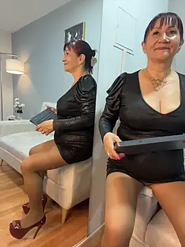 Snapshot of Savvanahh chatting on June 10, 2026, 12:28 pm Savvanahh online show from June 10, 2026, 12:28 pm