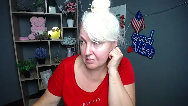 Snapshot of BlondyLeeBest chatting on July 10, 2026, 6:41 pm BlondyLeeBest online show from July 10, 2026, 6:41 pm