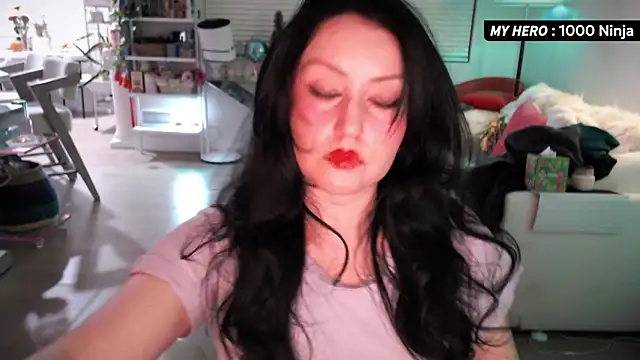 Snapshot of Vesaaa chatting on November 29, 2025, 5:18 am Vesaaa online show from November 29, 2025, 5:18 am