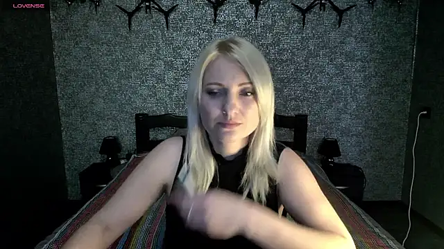 Snapshot of annagreeneyess chatting on April 15, 2026, 12:32 pm annagreeneyess online show from April 15, 2026, 12:32 pm