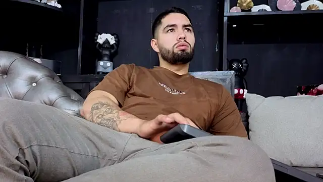 Snapshot of matteosantos chatting on February 7, 2026, 12:02 pm matteosantos online show from February 7, 2026, 12:02 pm