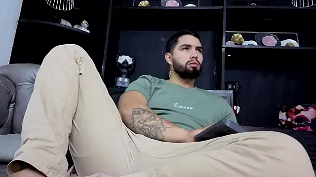 Snapshot of matteosantos chatting on February 4, 2026, 12:11 pm matteosantos online show from February 4, 2026, 12:11 pm