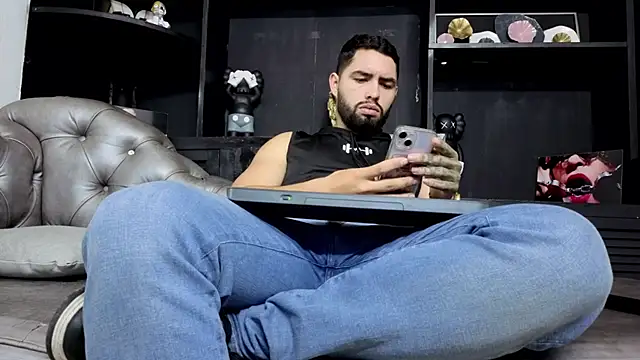 Snapshot of matteosantos chatting on February 2, 2026, 12:48 pm matteosantos online show from February 2, 2026, 12:48 pm