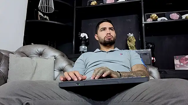 matteosantos online show from December 1, 2025, 12:17 pm