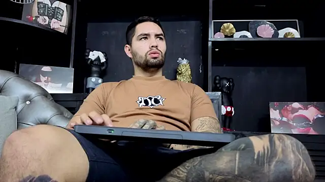 matteosantos online show from November 8, 2025, 11:36 am