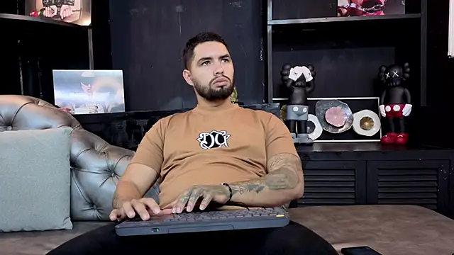 matteosantos online show from October 8, 2025, 11:45 am