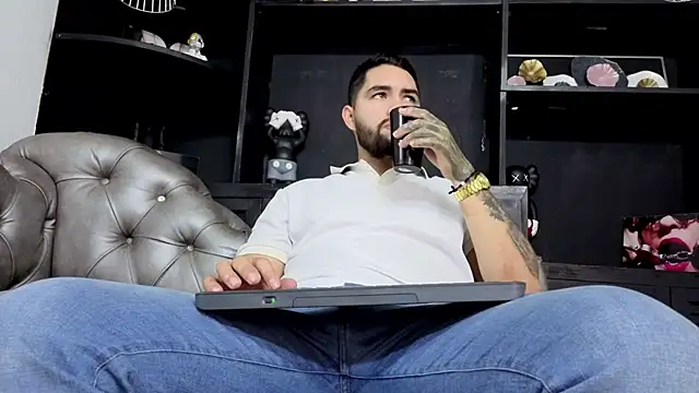 Snapshot of matteosantos chatting on February 1, 2026, 11:41 am matteosantos online show from February 1, 2026, 11:41 am