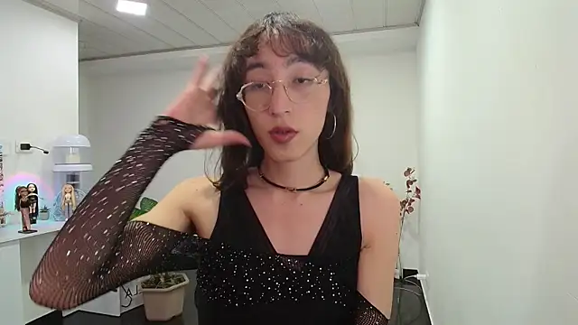 NicoleCortez online show from February 2, 2025, 11:00 pm