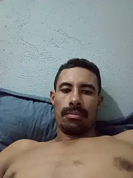 Snapshot of Moreira3307 chatting on June 22, 2026, 10:40 pm Moreira3307 online show from June 22, 2026, 10:40 pm