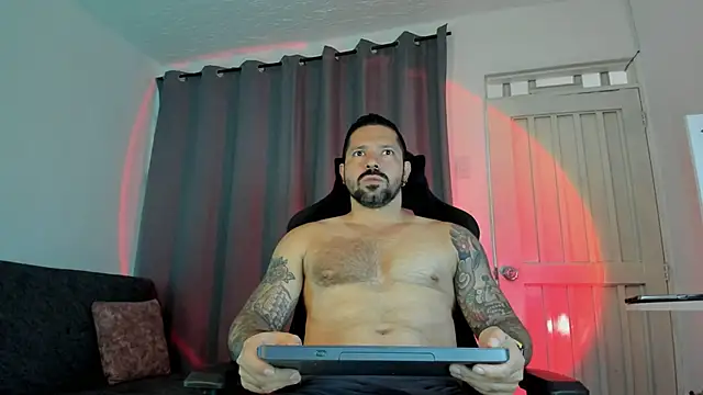 Snapshot of Pierre_Vidal chatting on November 13, 2025, 1:04 pm Pierre Vidal online show from November 13, 2025, 1:04 pm