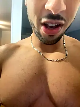 pimentfort77 online show from October 7, 2025, 9:27 pm