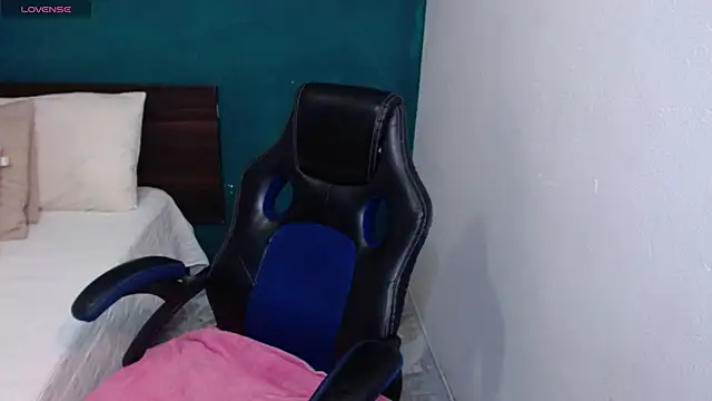 scaelettdubois online show from February 15, 2026, 1:39 am