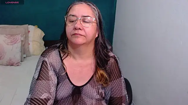 Snapshot of scaelettdubois chatting on May 4, 2026, 9:34 am scaelettdubois online show from May 4, 2026, 9:34 am