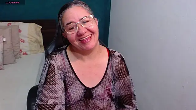 Snapshot of scaelettdubois chatting on May 17, 2026, 7:58 pm scaelettdubois online show from May 17, 2026, 7:58 pm