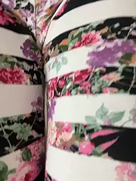 Snapshot of SHARONRodrig chatting on October 20, 2025, 4:51 pm SHARONRodrig online show from October 20, 2025, 4:51 pm