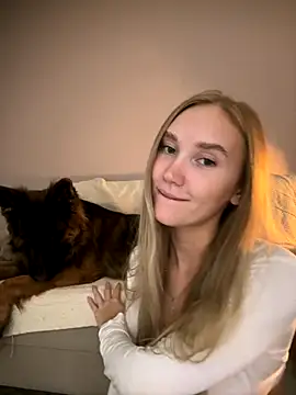 MariaTull online show from October 13, 2025, 5:25 pm