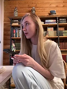 MariaTull online show from March 15, 2026, 2:13 pm