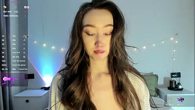  luna 022 online show from October 12, 2025, 4:36 am