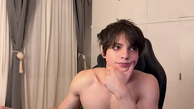 SasukeUhchiaa online show from April 8, 2026, 6:04 am