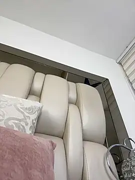 Snapshot of ALISSON_FOXXX1 chatting on November 1, 2025, 4:56 pm ALISSON FOXXX1 online show from November 1, 2025, 4:56 pm