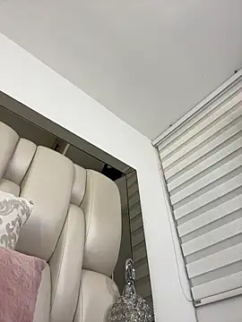 ALISSON FOXXX1 online show from February 6, 2026, 11:01 pm