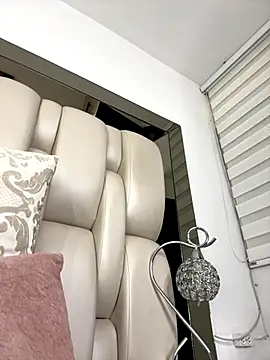 Snapshot of ALISSON_FOXXX1 chatting on November 10, 2025, 11:54 pm ALISSON FOXXX1 online show from November 10, 2025, 11:54 pm