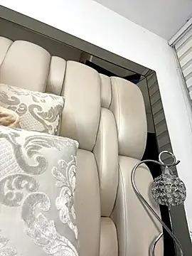 Snapshot of ALISSON_FOXXX1 chatting on October 27, 2025, 9:49 pm ALISSON FOXXX1 online show from October 27, 2025, 9:49 pm