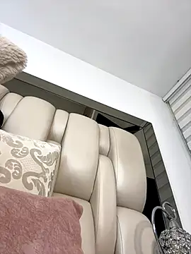 Snapshot of ALISSON_FOXXX1 chatting on October 21, 2025, 8:52 pm ALISSON FOXXX1 online show from October 21, 2025, 8:52 pm